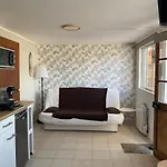 Petite maison, quartier calme.